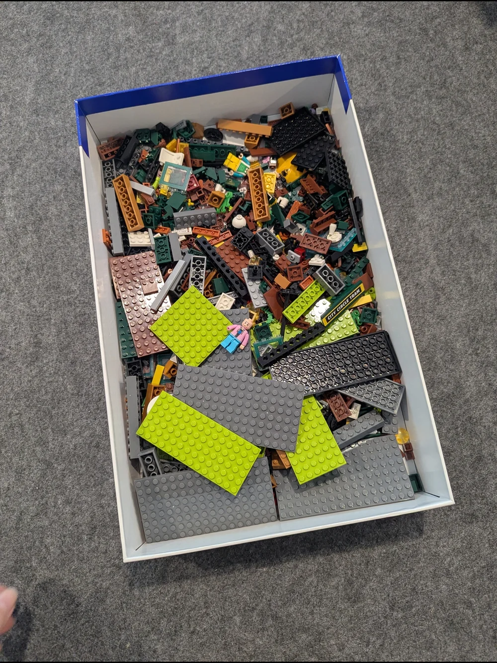 Mini Lego Train Coffee House Building Set 900+ Pieces